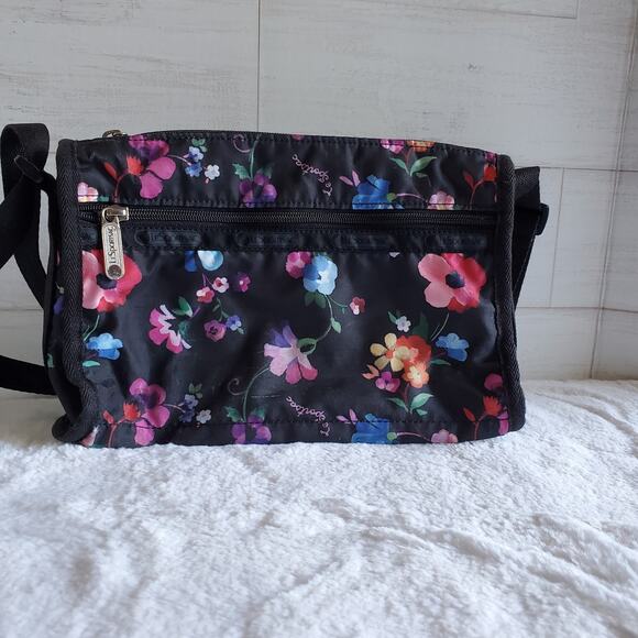 Lesportsac Small Shoulder Bag in Impressionist Flower Read Description - Picture 1 of 8
